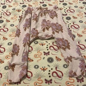 3 for $15 Kate quinn floral panda pant